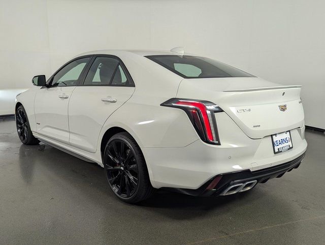 Used 2022 Cadillac CT4 V w/ LPO, ONYX Package image 6
