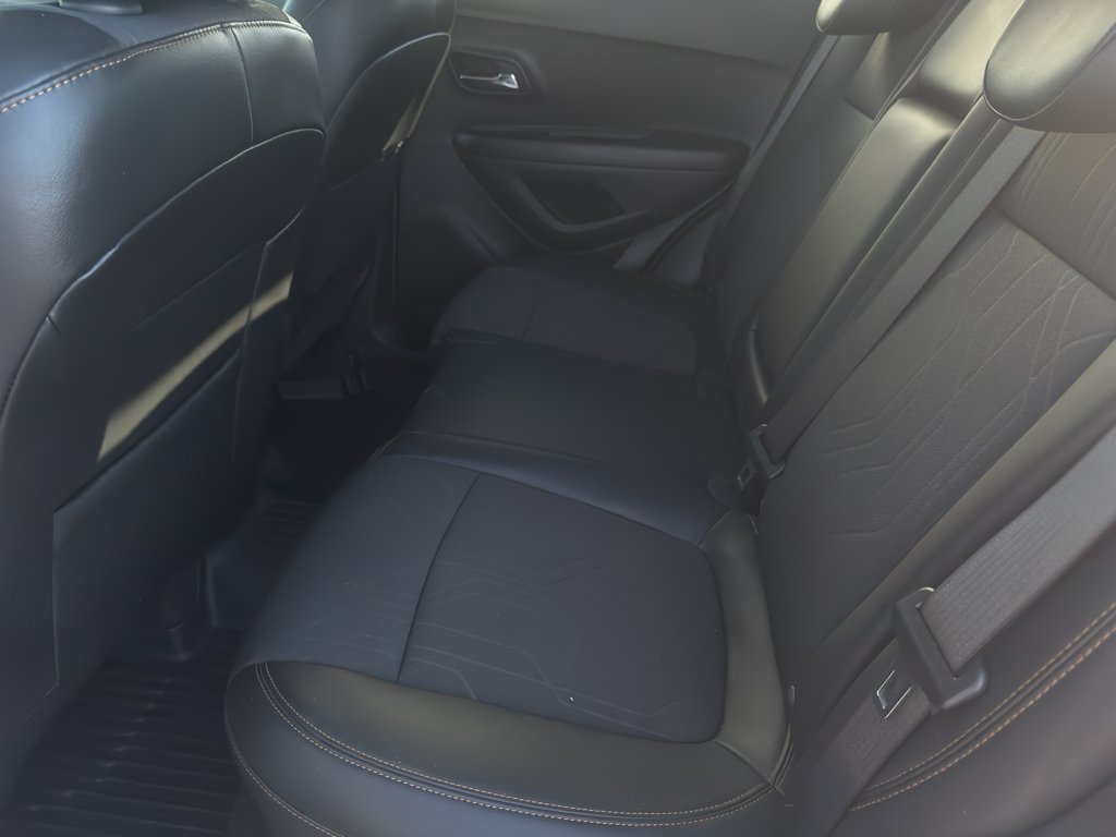 Used 2020 Chevrolet Trax LT w/ LT Convenience Package FWD image 10