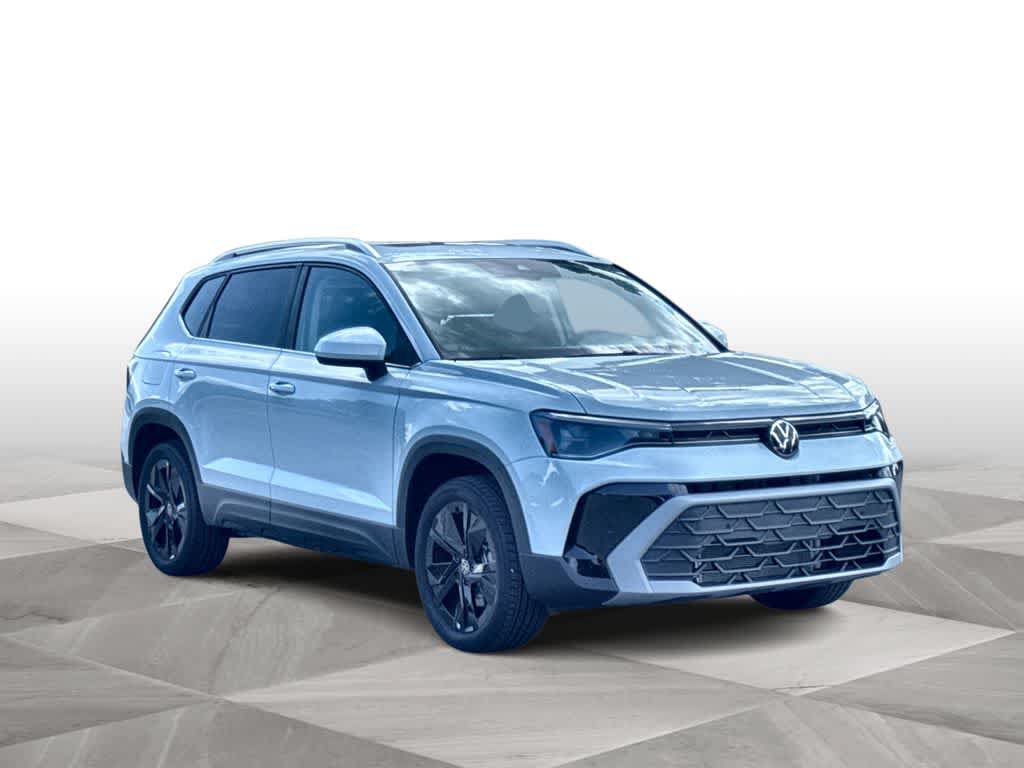 New 2026 Volkswagen Taos SE FWD image 2