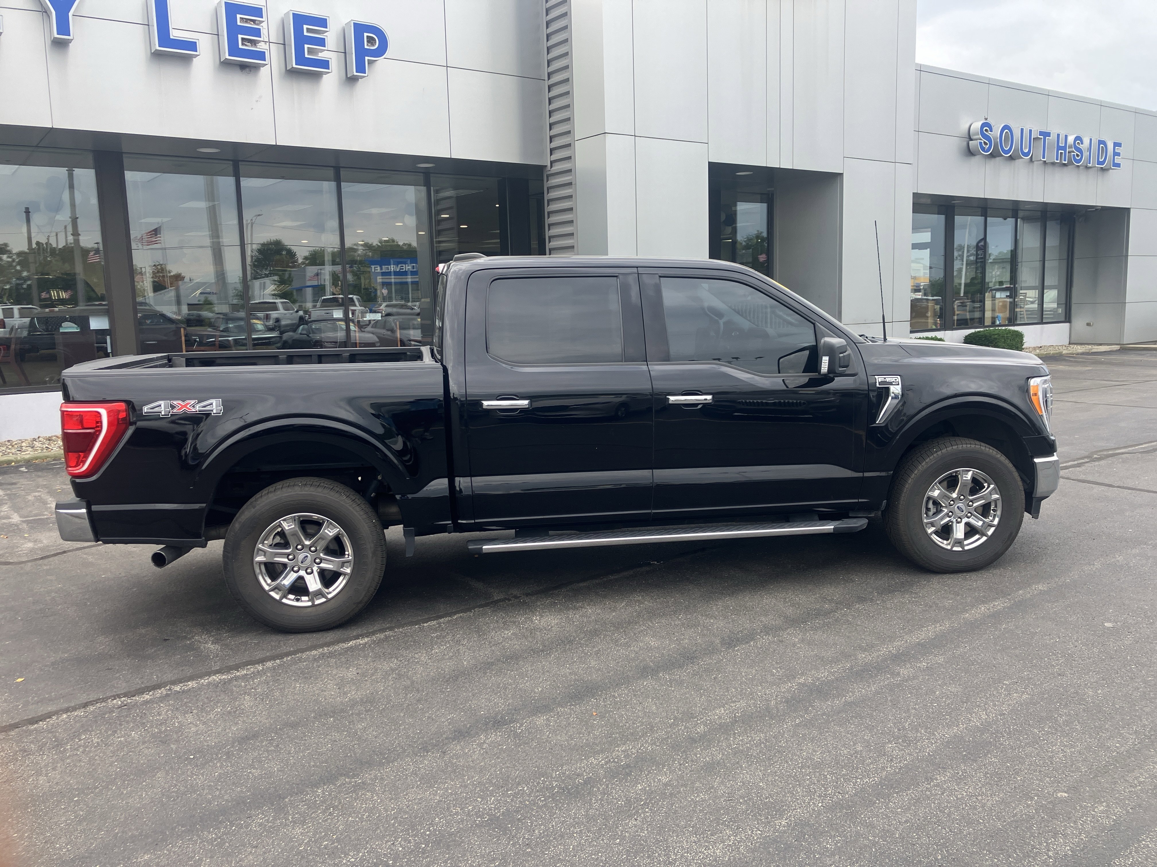 Used 2021 Ford F150 XLT w/ Equipment Group 302A High AWD/4WD image 8