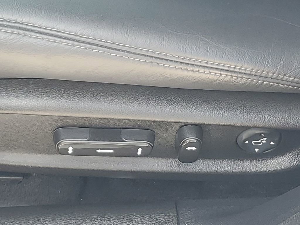 Used 2015 Acura RLX w/ Technology Package FWD image 16