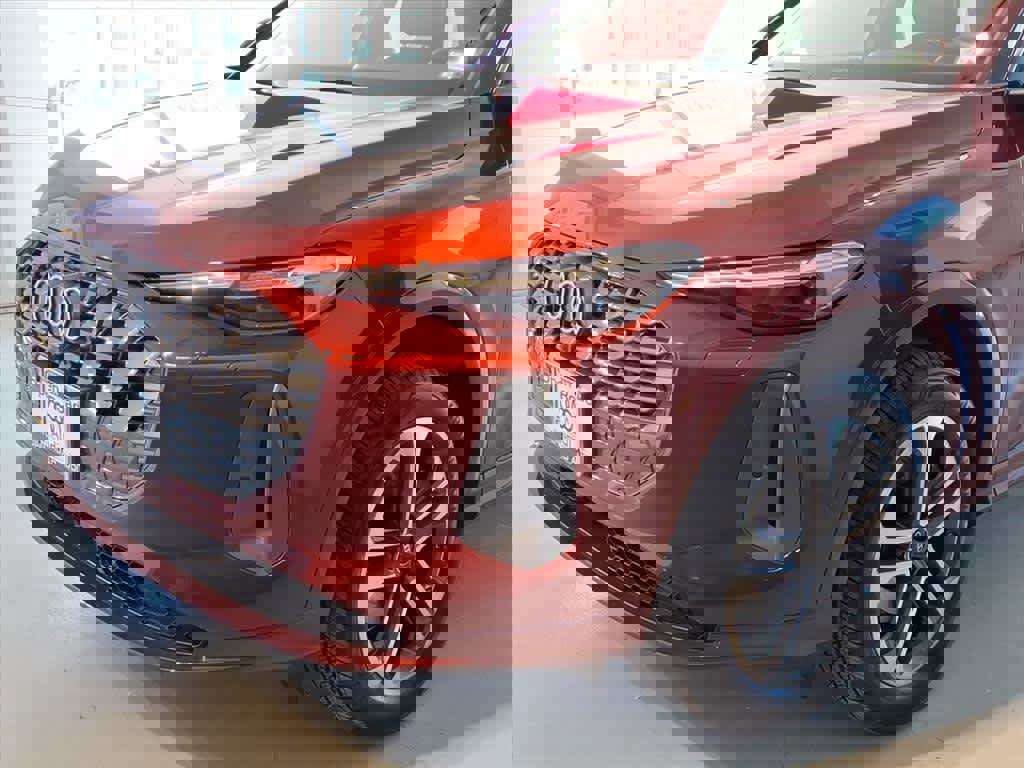 Used 2025 Audi Q5 Premium Plus w/ Premium Plus image 7