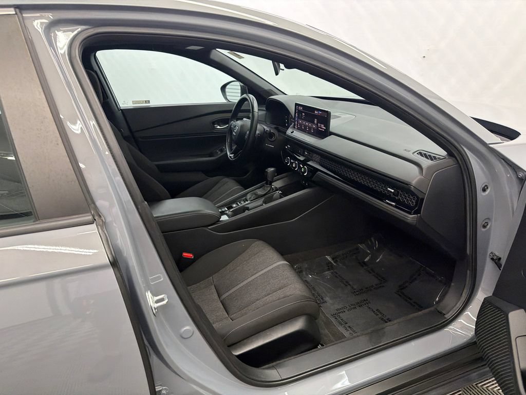 Used 2023 Honda Accord Sport image 14