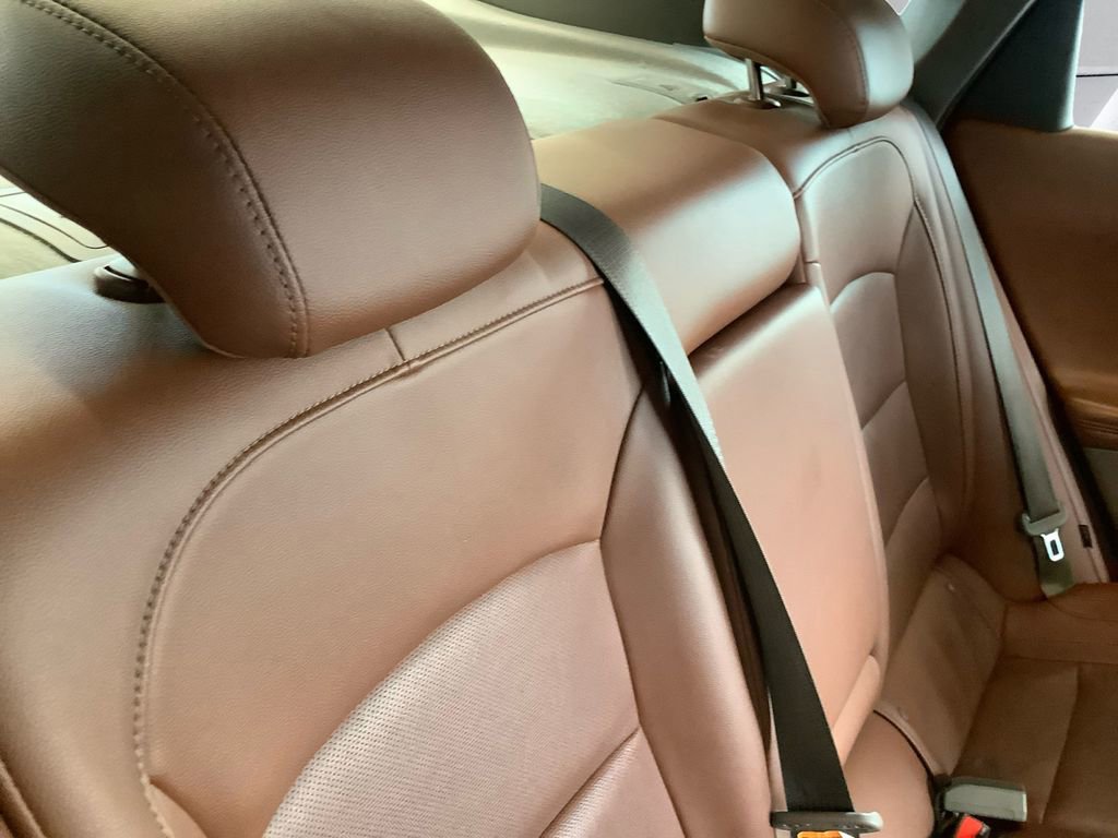 Used 2018 Chevrolet Malibu Premier w/ Premier Sun and Wheel Package FWD image 16