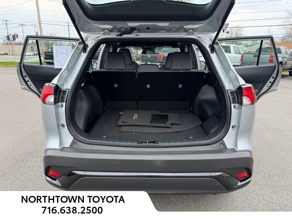 Used 2024 Toyota Corolla Cross S AWD/4WD image 15