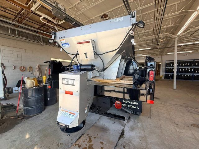 New 2026 Ford F550 4x4 Regular Cab Super Duty image 11