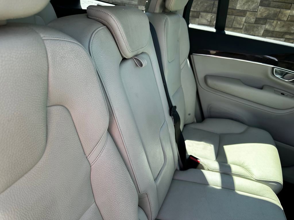 Used 2016 Volvo XC90 T6 Momentum w/ Momentum Plus Package image 21