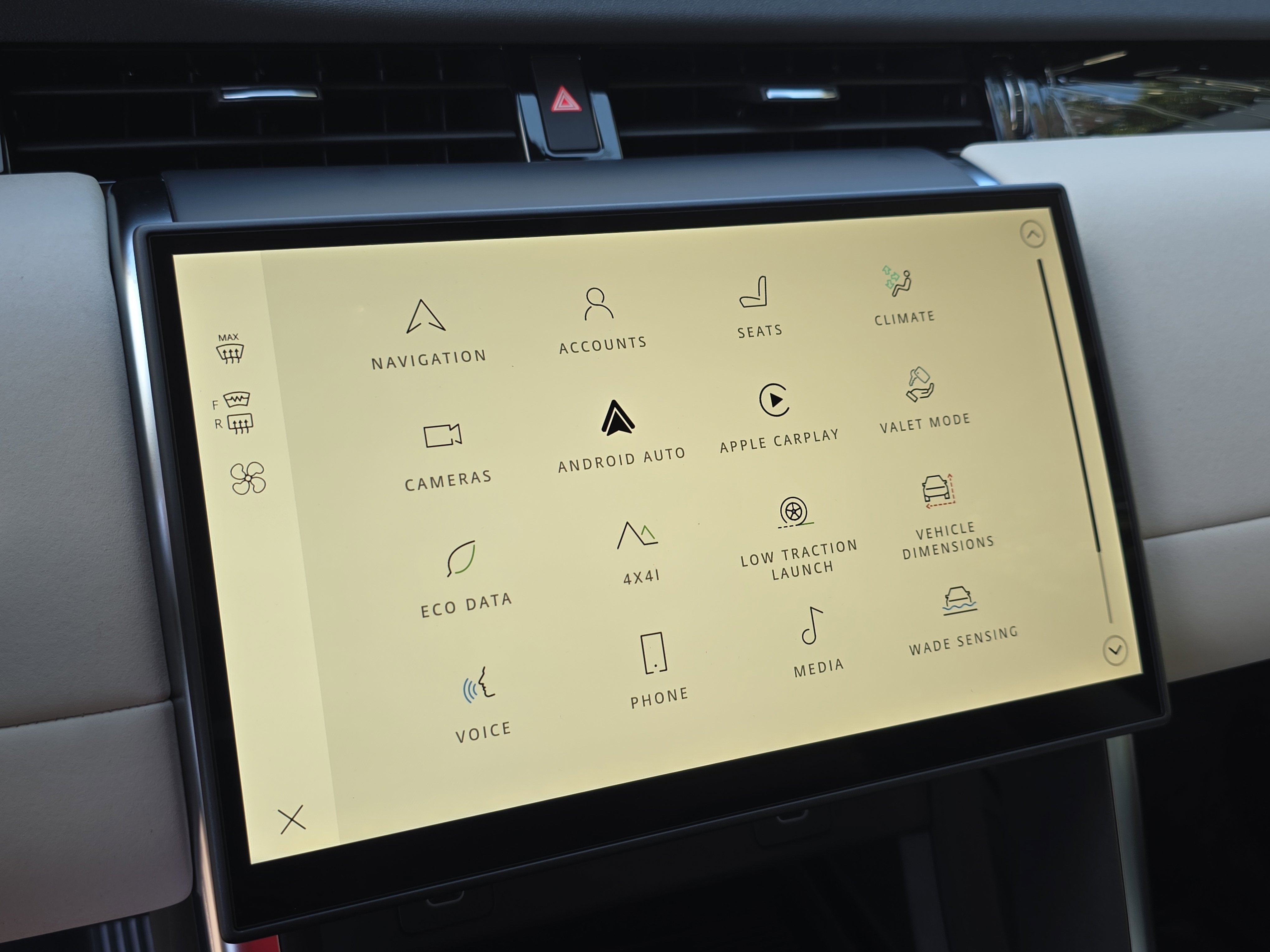 New 2025 Land Rover Discovery Sport S image 21