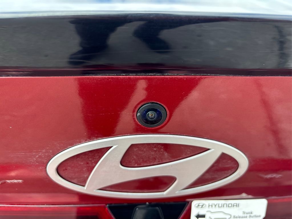 Certified 2025 Hyundai Elantra Sport image 16