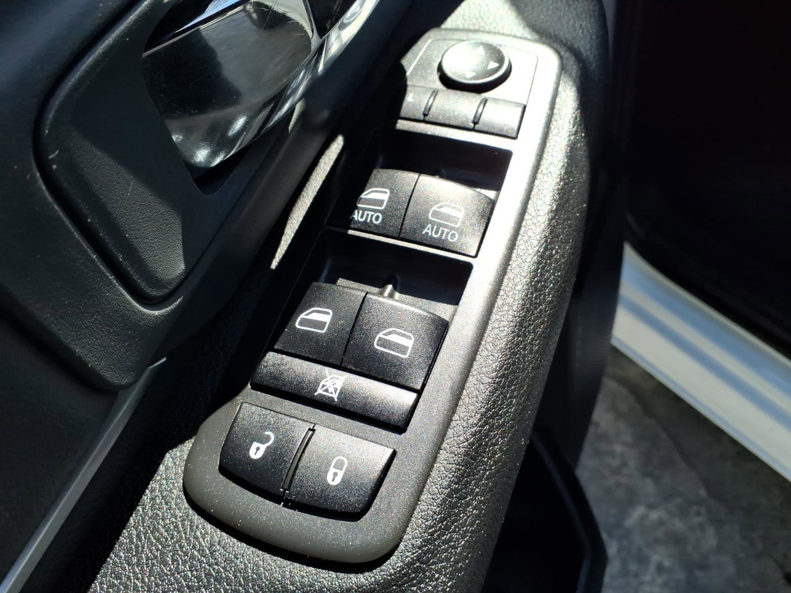 Used 2021 RAM 1500 Classic SLT AWD/4WD image 13