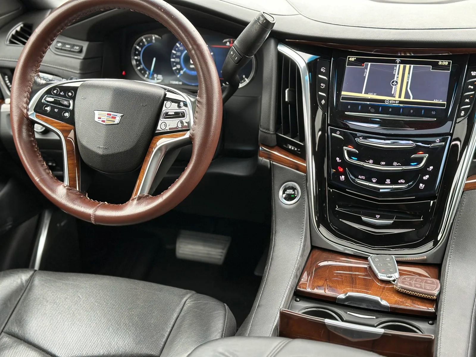 Used 2016 Cadillac Escalade ESV Premium AWD/4WD image 30