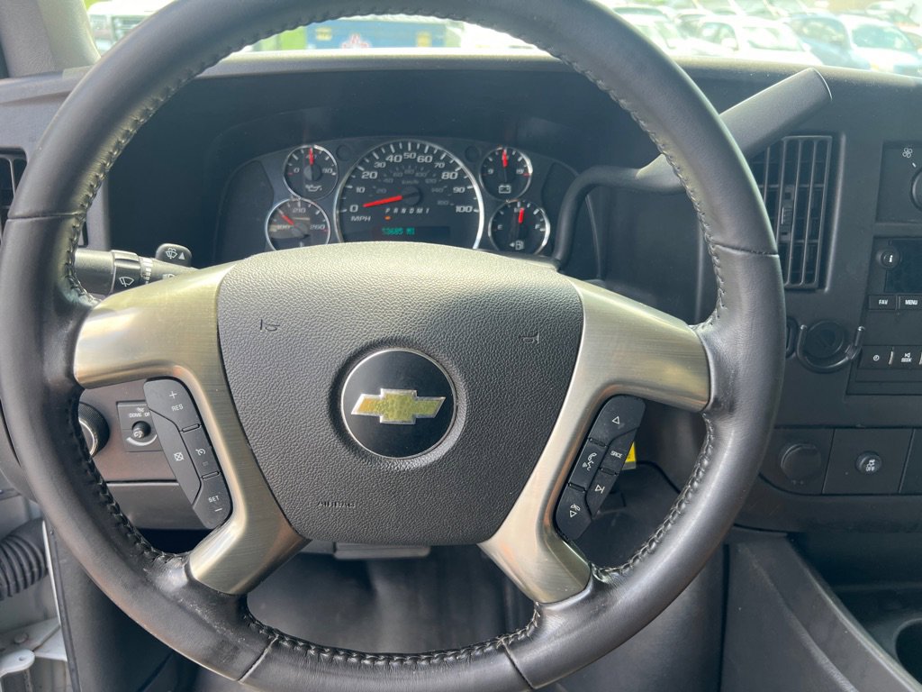 Used 2018 Chevrolet Express 3500 w/ Driver Convenience Package image 30