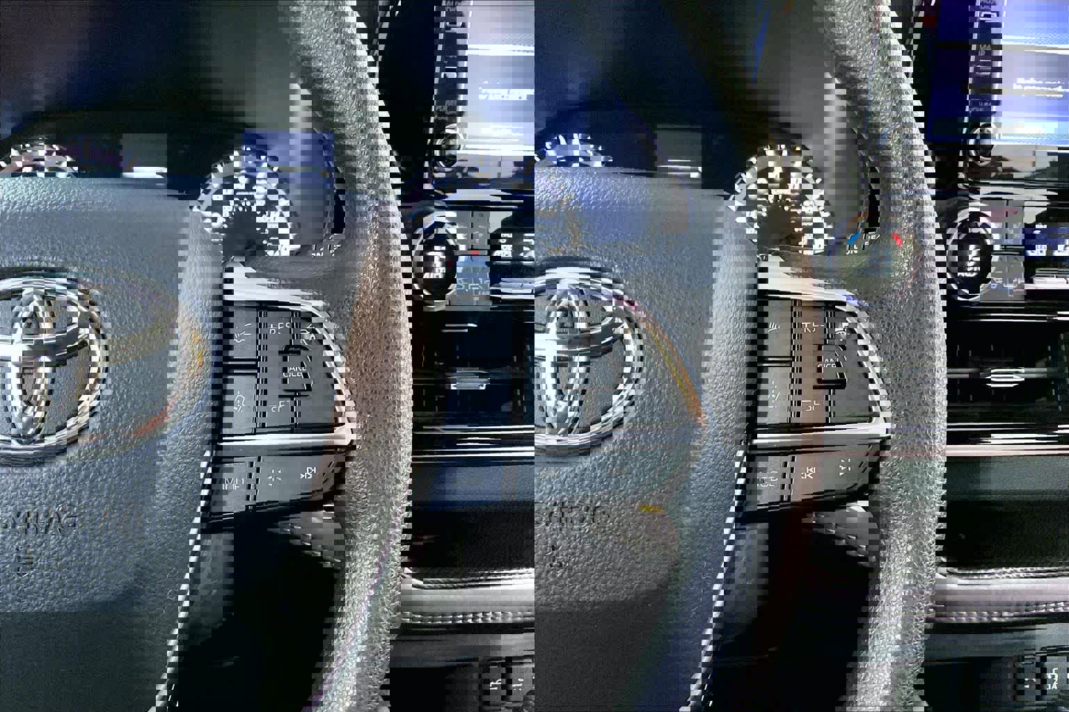 Used 2021 Toyota Highlander L image 21