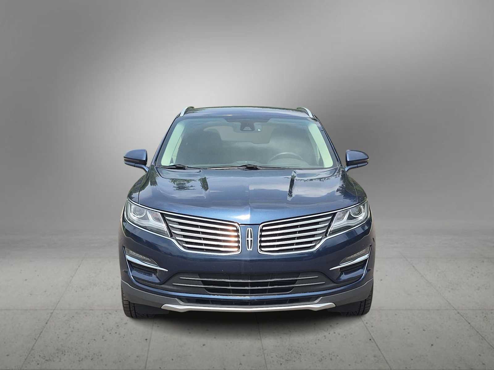 Used 2017 Lincoln MKC Select w/ Select Plus Package AWD/4WD image 3
