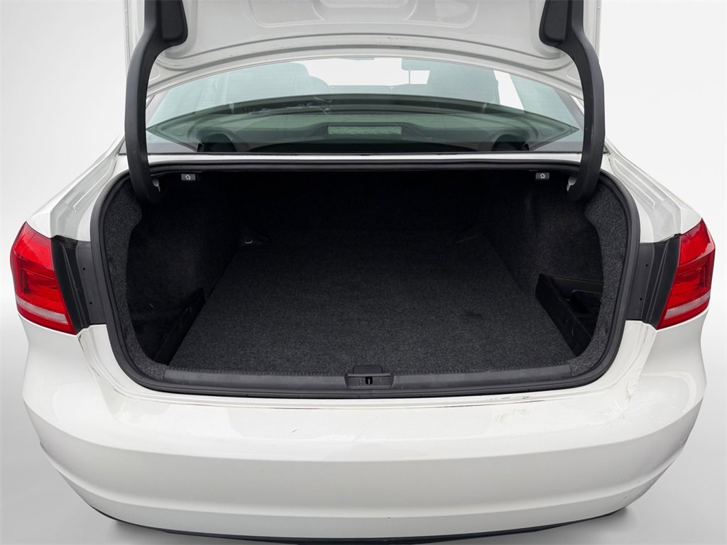 Used 2014 Volkswagen Passat TDI SE image 24
