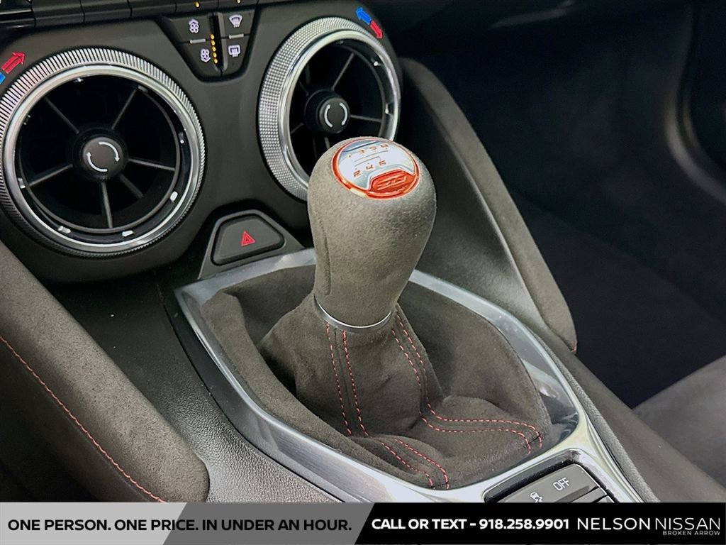 Used 2019 Chevrolet Camaro ZL1 RWD image 17
