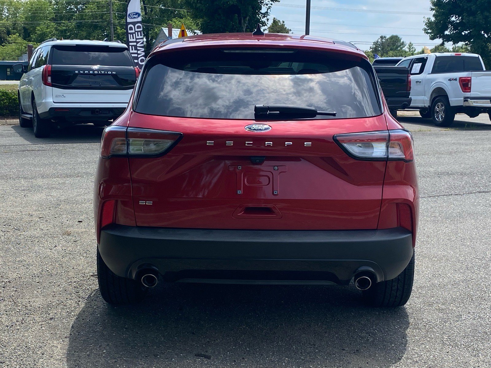 Certified 2022 Ford Escape SE w/ SE Sport Appearance Package FWD image 5