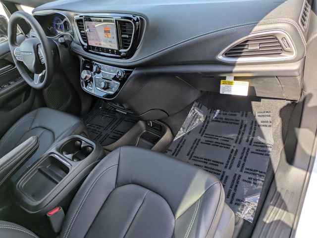 New 2027 Chrysler Pacifica Select FWD image 28