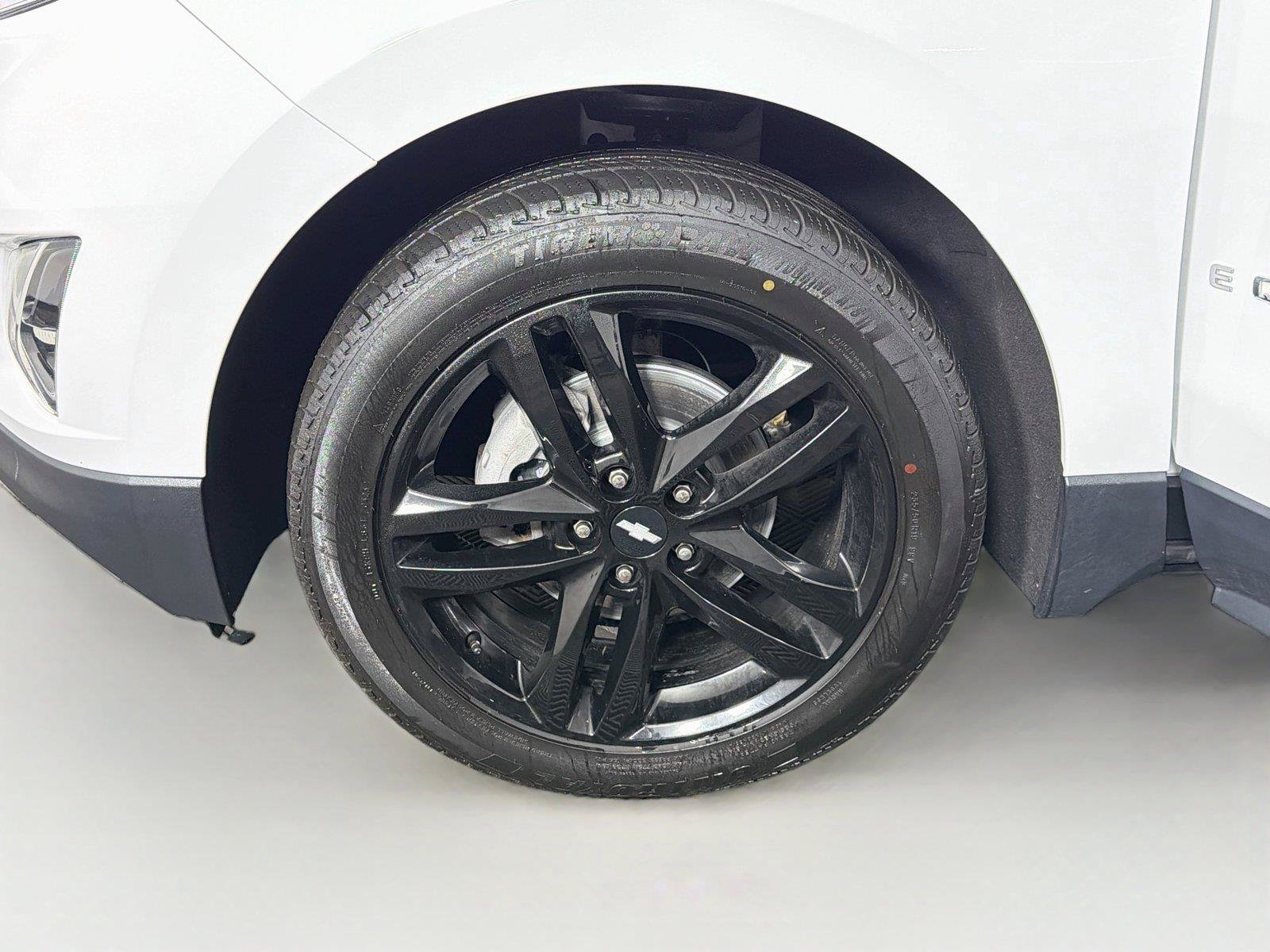 Used 2020 Chevrolet Equinox LT w/ Sport Edition AWD/4WD image 33