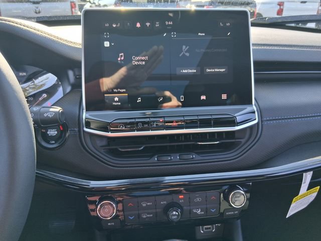 New 2025 Jeep Compass Latitude w/ Sun & Sound Group image 22