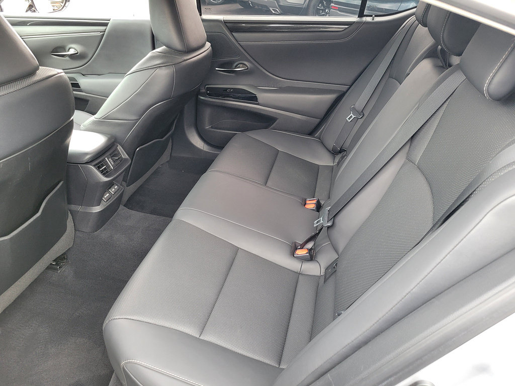 Used 2022 Lexus ES 350 w/ Accessory Package FWD image 12