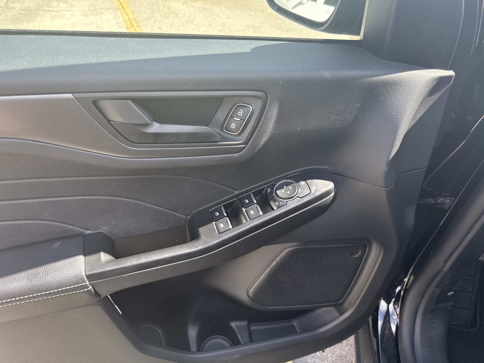 Used 2025 Ford Escape Active image 18