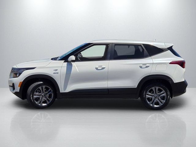 Used 2023 Kia Seltos LX AWD/4WD image 7