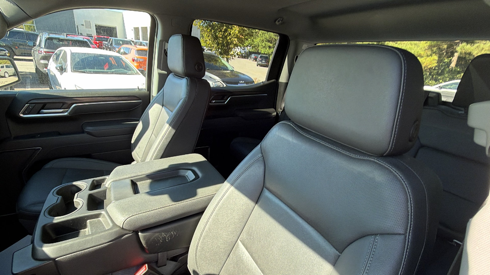 Used 2025 GMC Sierra 1500 SLT AWD/4WD image 17