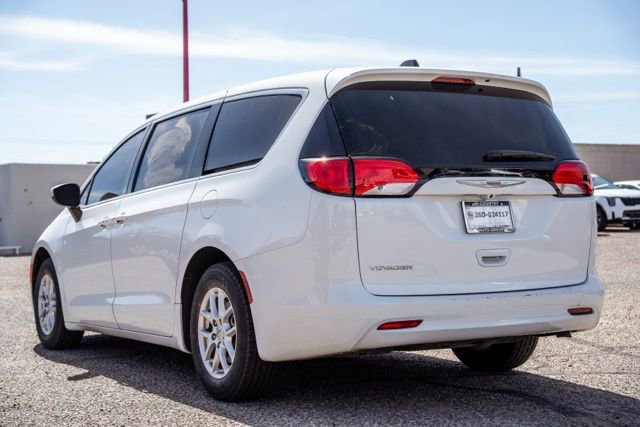 Used 2022 Chrysler Voyager LX FWD image 8