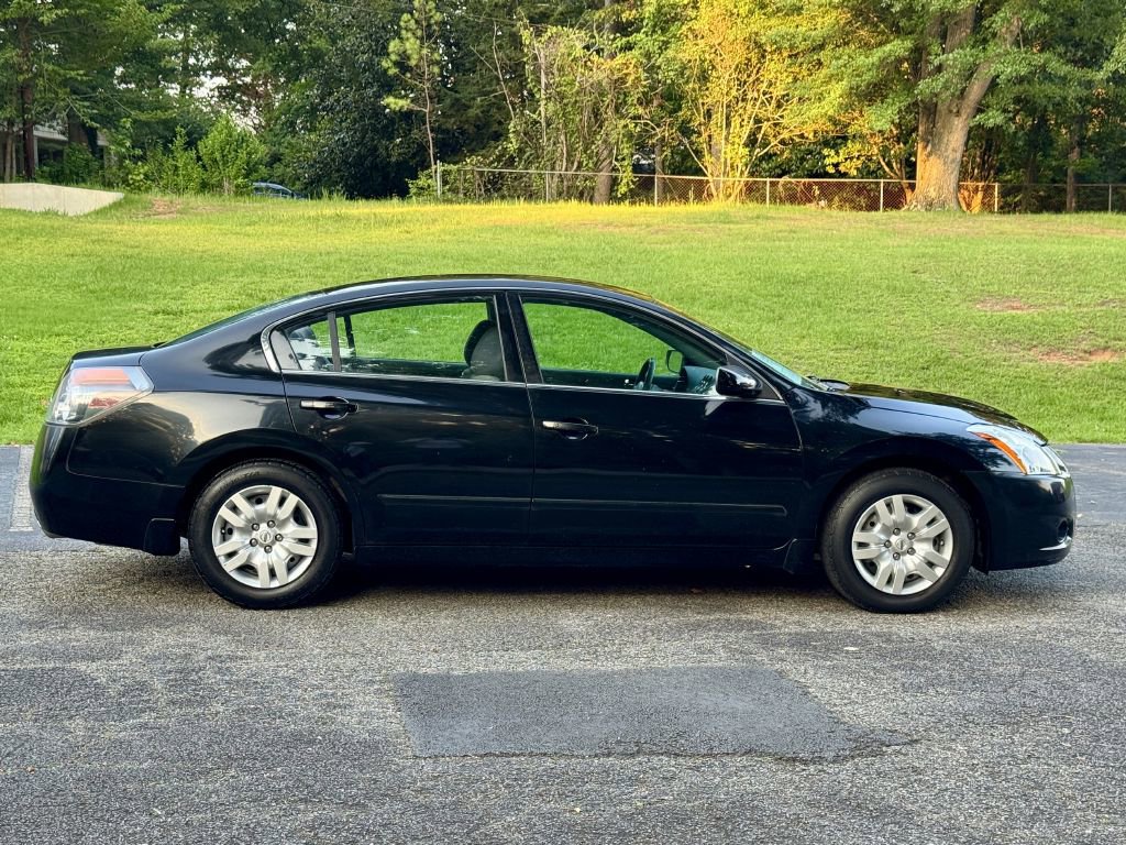 Used 2012 Nissan Altima 2.5 S FWD image 3