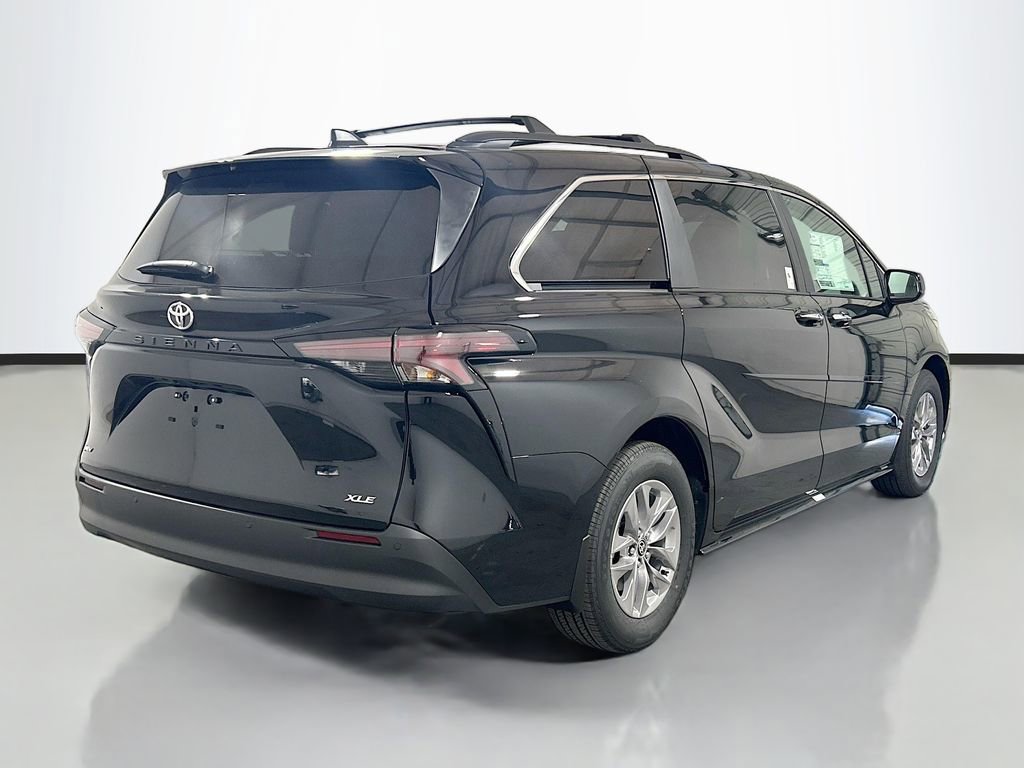 New 2026 Toyota Sienna XLE FWD image 4