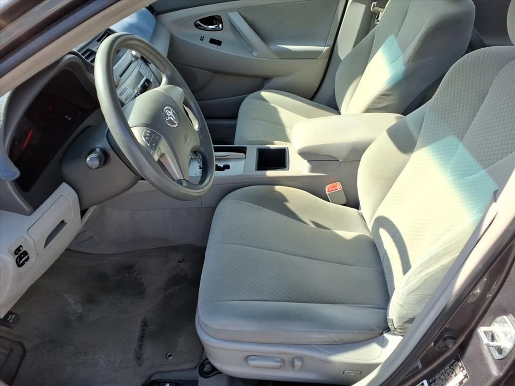 Used 2009 Toyota Camry LE image 12