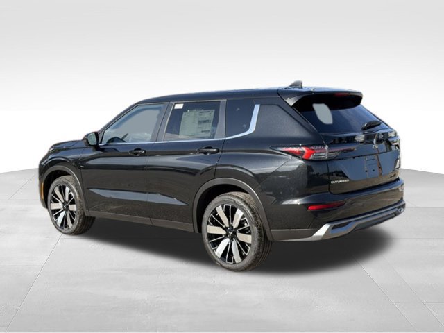 New 2026 Mitsubishi Outlander SE FWD image 3