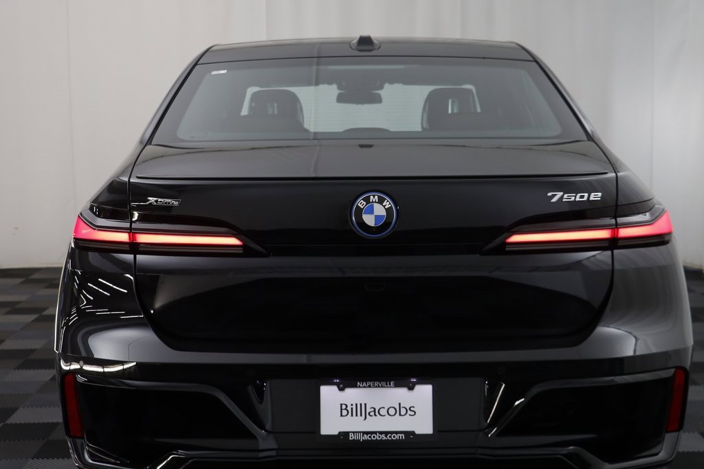 New 2026 BMW 750e xDrive w/ Executive Package image 19