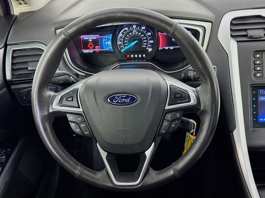 Used 2016 Ford Fusion SE image 32