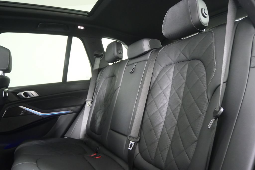 Certified 2025 BMW X5 M60i w/ Climate Comfort Package AWD/4WD image 10