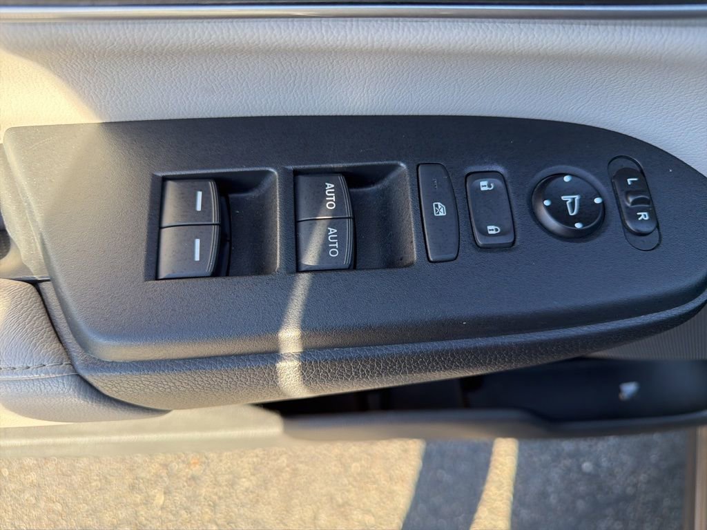 Used 2017 Honda CR-V EX-L image 24