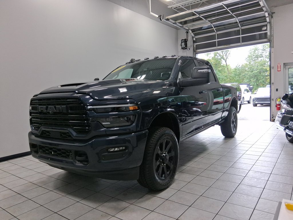 Used 2026 RAM 2500 Laramie AWD/4WD image 3
