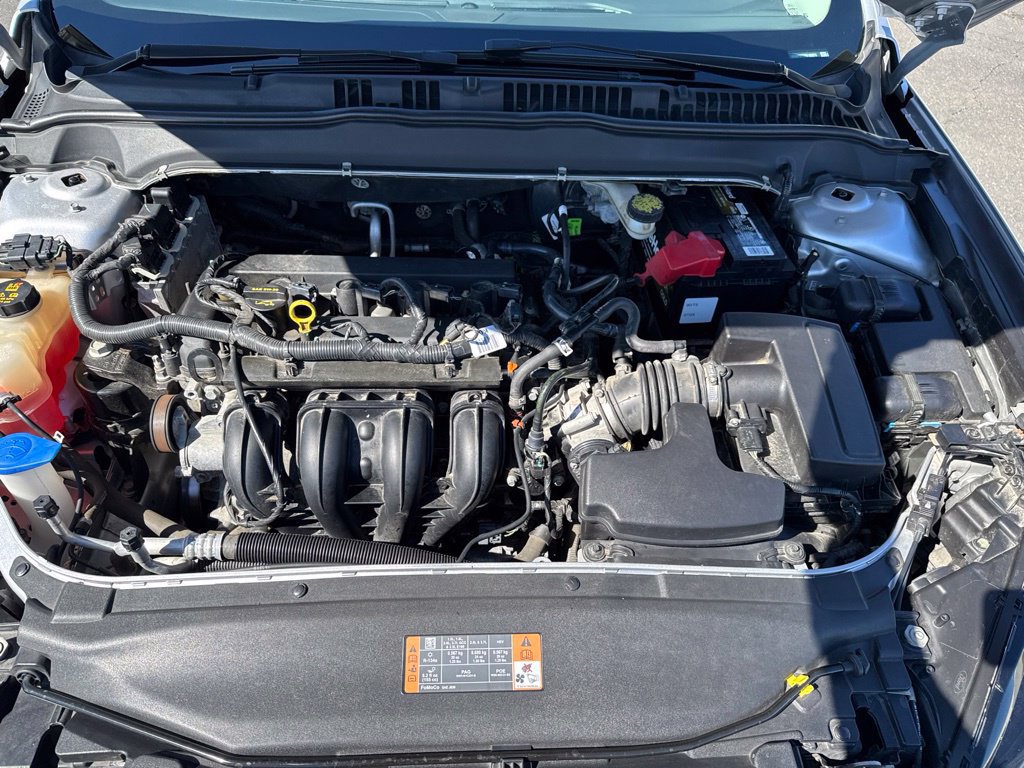 Used 2016 Ford Fusion SE FWD image 12