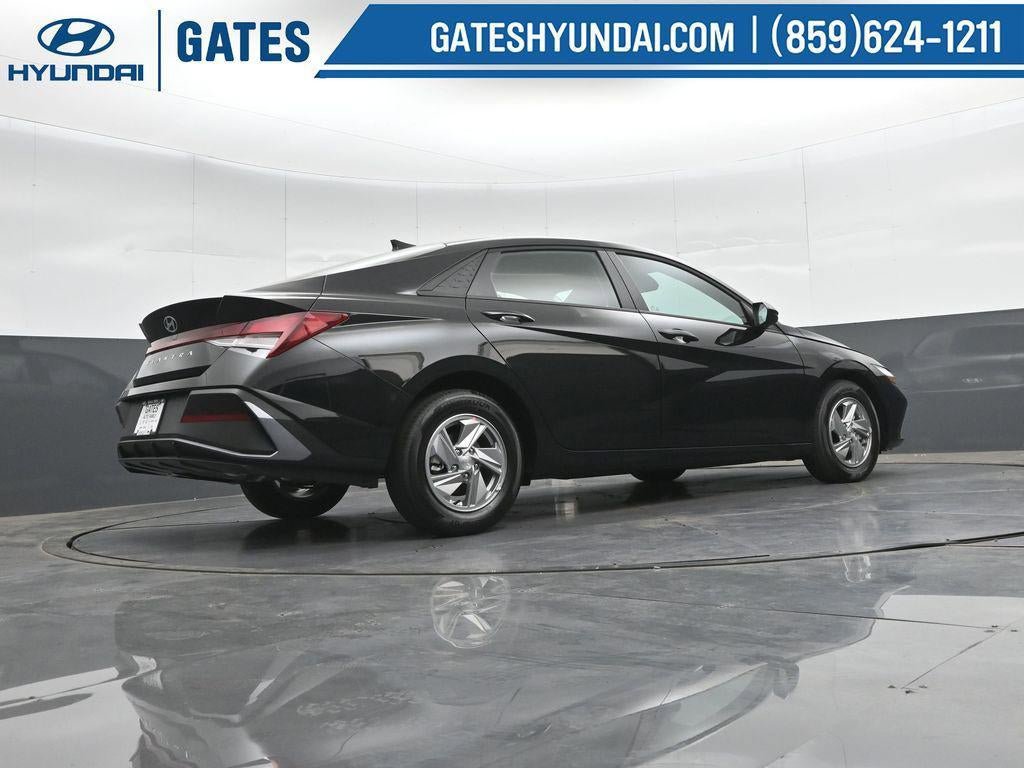 New 2026 Hyundai Elantra SE FWD image 36
