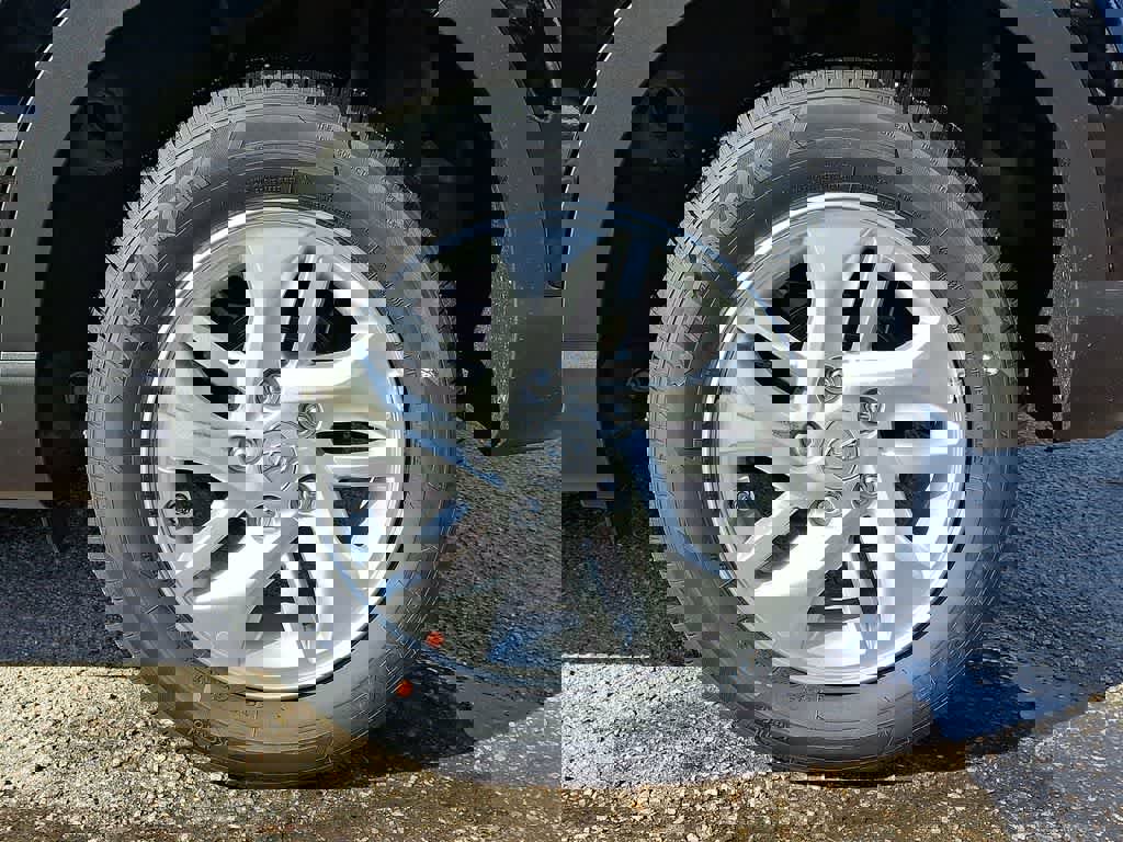 New 2026 Hyundai Venue SE image 7