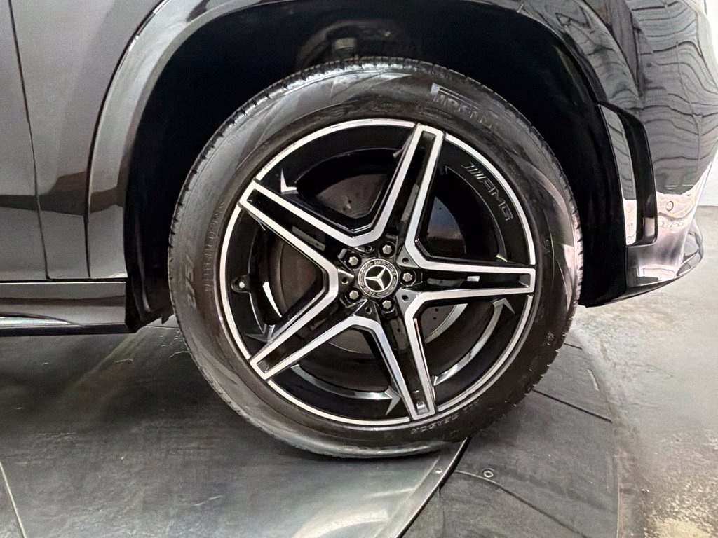 Used 2023 Mercedes-Benz GLS 450 4MATIC image 11