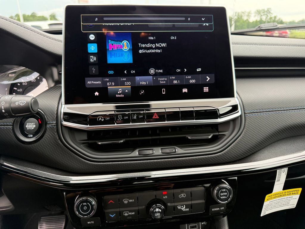 New 2026 Jeep Compass Latitude AWD/4WD image 11