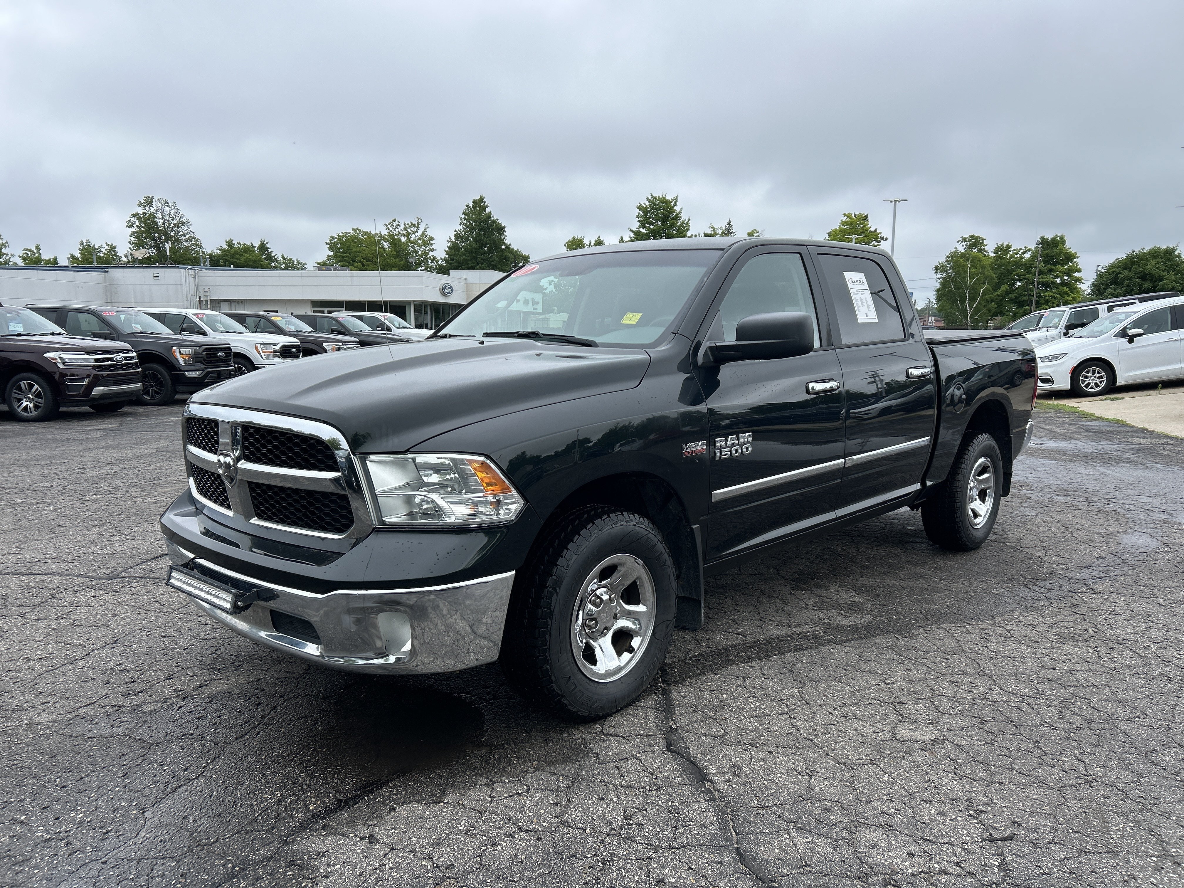 Used 2017 RAM 1500 Classic SLT AWD/4WD image 8