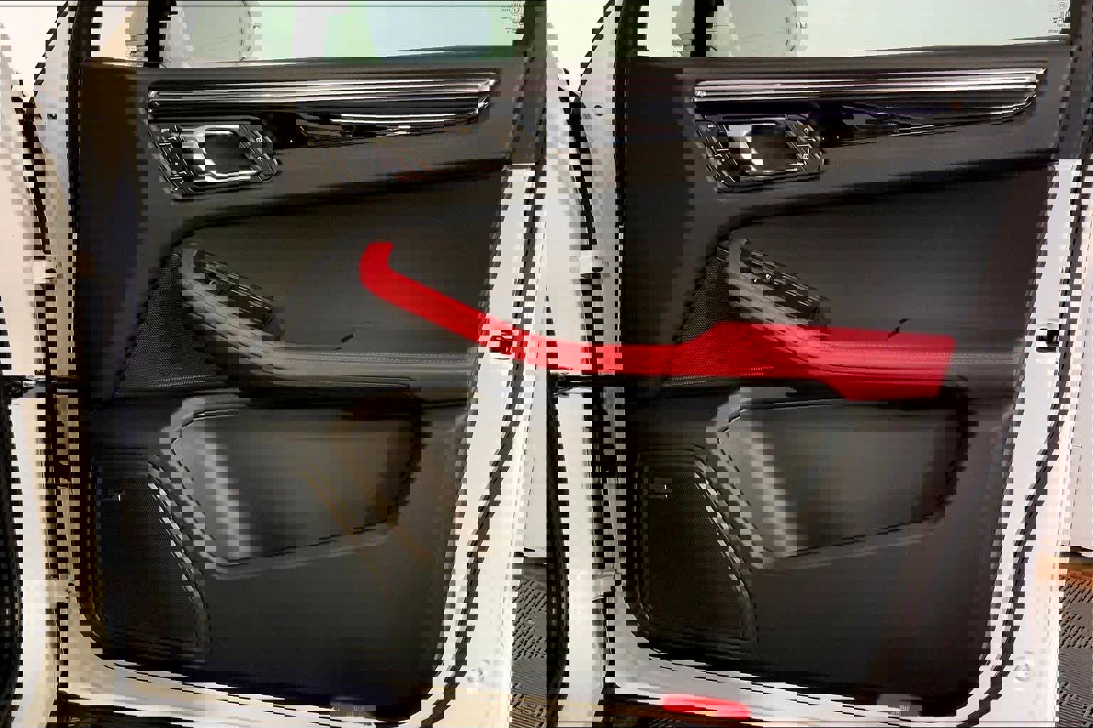 Used 2025 Porsche Macan image 26