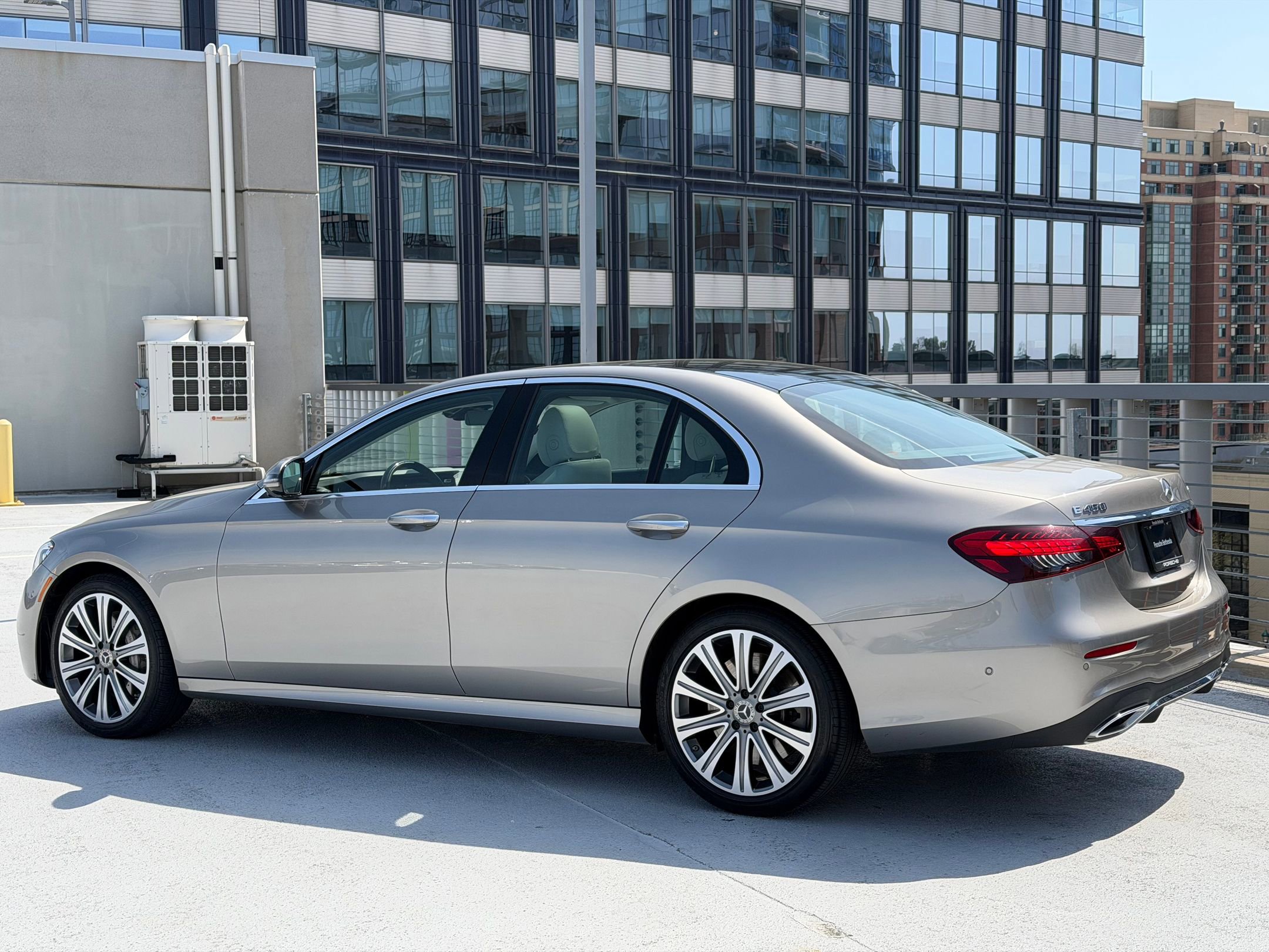 Used 2022 Mercedes-Benz E 450 4MATIC Sedan image 3