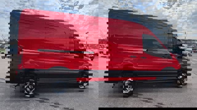 Used 2023 Ford Transit 250 Medium Roof image 9