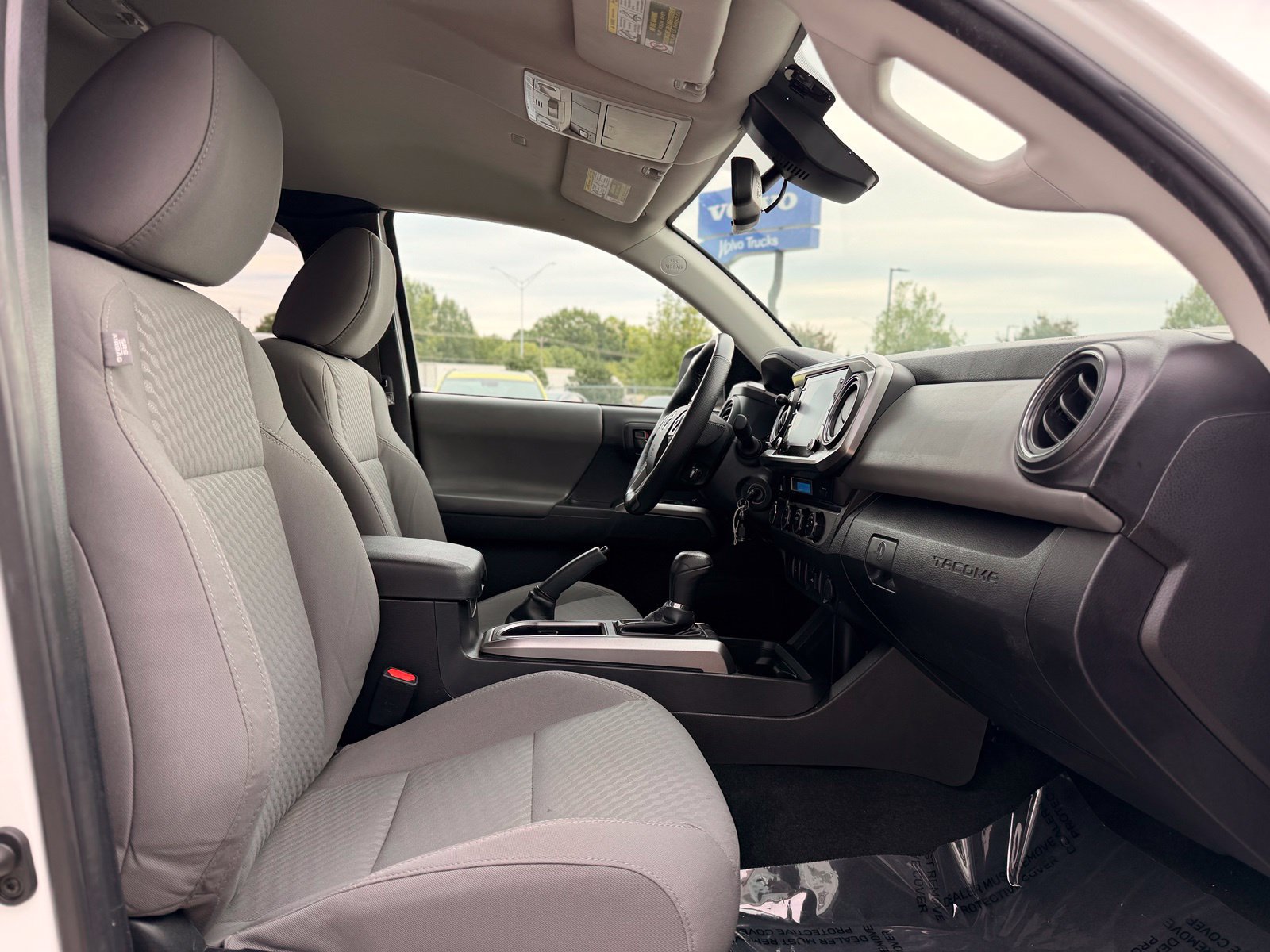 Used 2022 Toyota Tacoma SR5 AWD/4WD image 19