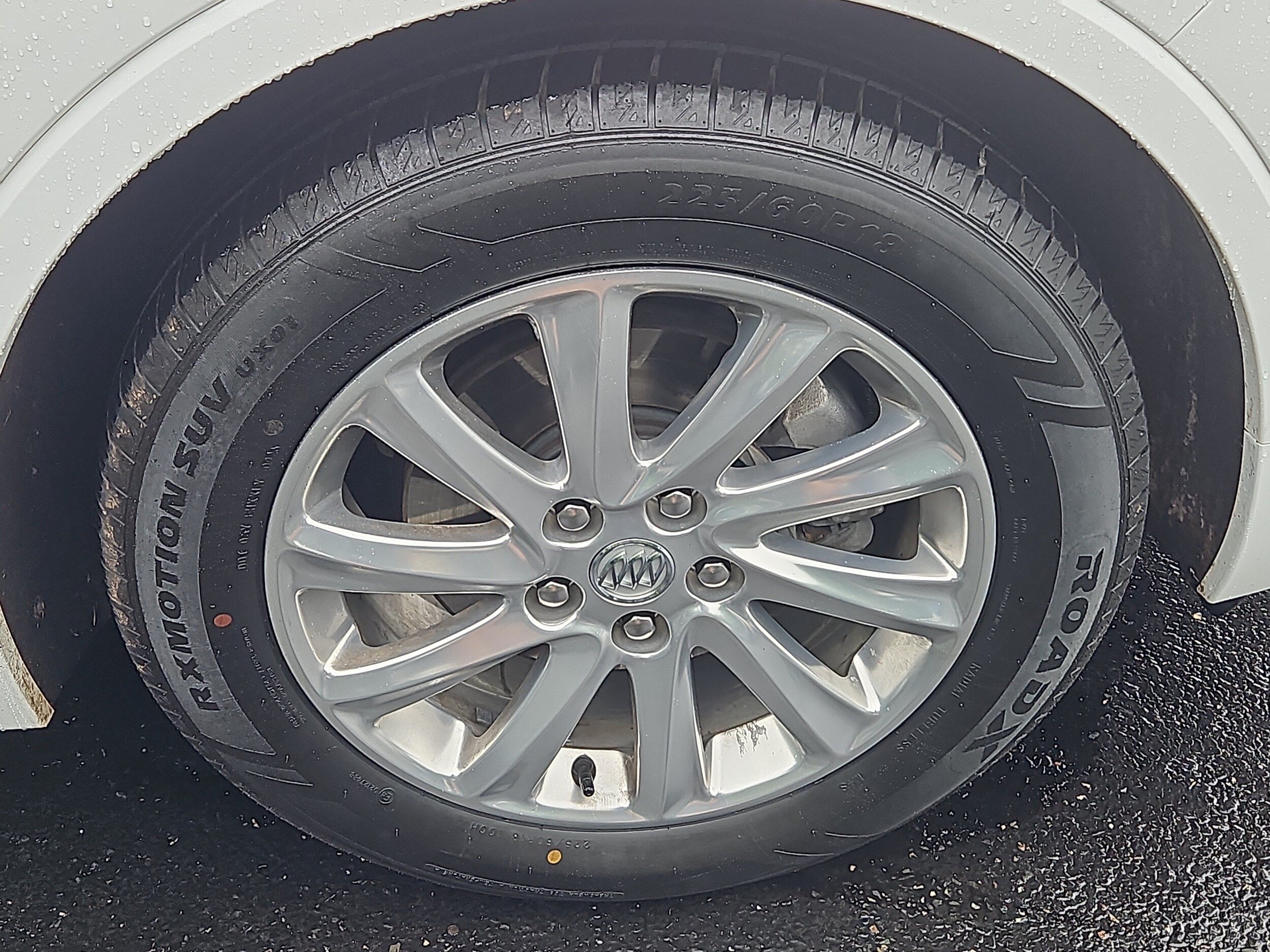 Used 2020 Buick Envision Essence FWD image 31