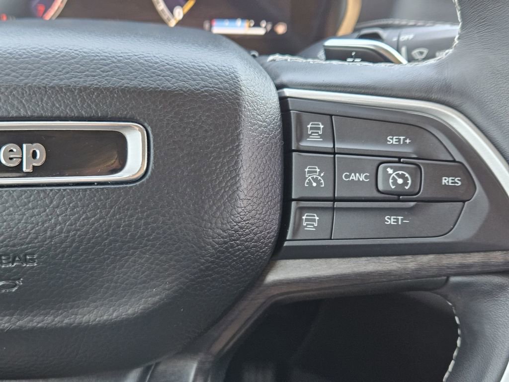 Used 2022 Jeep Grand Cherokee Limited AWD/4WD image 36